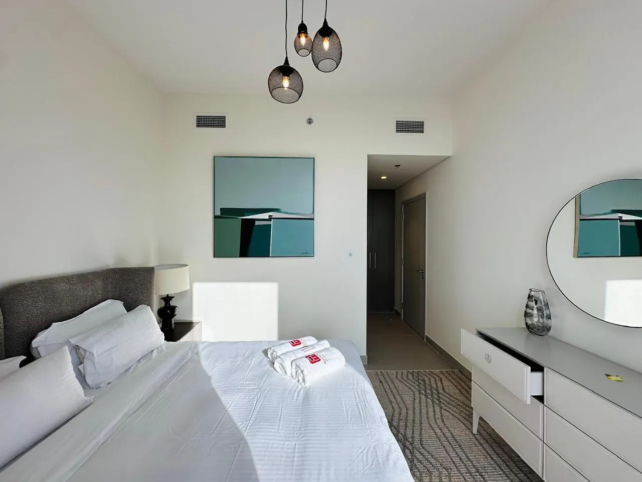 Homelike Charm High-End Furnished And Luxurious Dubai Lejlighed